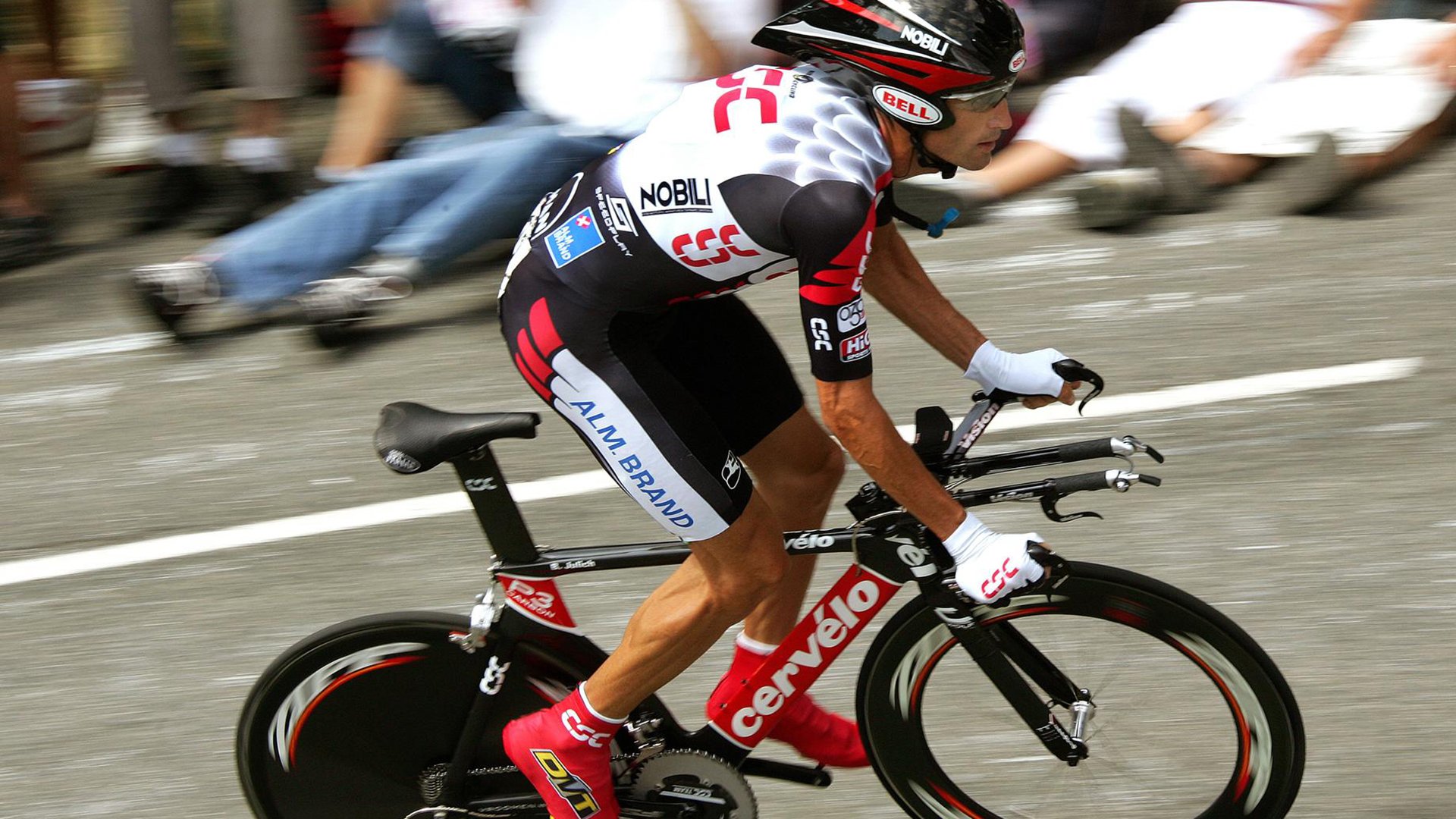 特色山地骑马赛，穿越草原的速度与激情，骑马上山视频